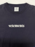 ヴェトモン VETEMENTS 20SS PRINT LOGO S/S TEE プリント ロゴ 半袖 Ｔシャツ バーコードパッチ クルーネック 紺 Tシャツ ロゴ ネイビー Mサイズ 104MT-2342