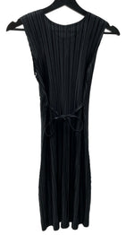 イッセイミヤケ ISSEY MIYAKE プリーツプリーズ PLEATS PLEASE ノースリーブ 膝丈 プリーツ加工 バックリボン ウエストマーク BLACK 黒 PP51-JH125 ワンピース 無地 ブラック サイズ5 104LT-106
