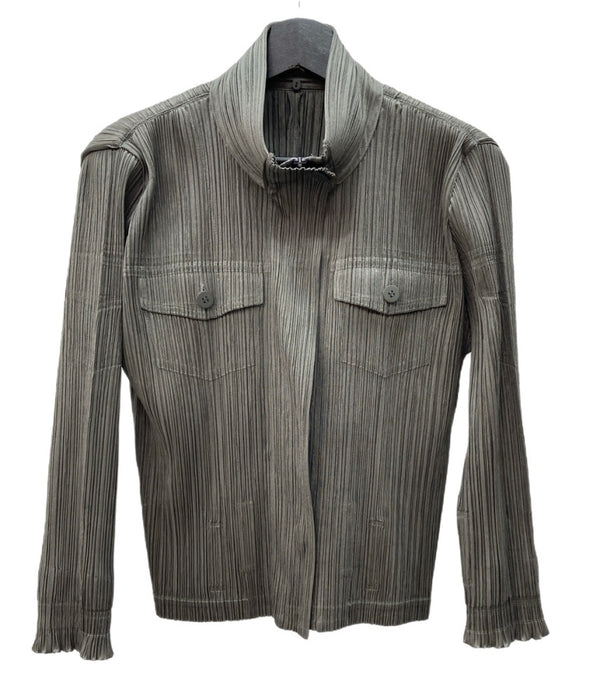 イッセイミヤケ ISSEY MIYAKE プリーツプリーズ PLEATS PLEASE ジップアップ フルジップ ドメス Y2K 日本製 OLIVE オリーブ KHAKI 緑 グリーン系 PP63-JD427 ジャケット 無地 カーキ SIZE4 104LT-252
