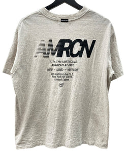 アメリカーナ AMERICANA ラフィー 丸胴 プリントT 半袖 カットソー クルーネック グラフィック レタリング バックロゴ 日本製 GRAY 灰色 Tシャツ ロゴ グレー 104LT-218