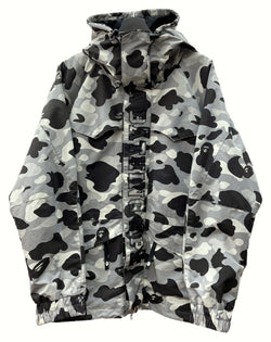 アベイシングエイプ A BATHING APE CAMO SNOWBOARD JACKET カモ スノーボード ジャケット マウンテンパーカー カモフラ サルカモ 灰色 ジャケット カモフラージュ・迷彩 グレー Mサイズ 104MT-764