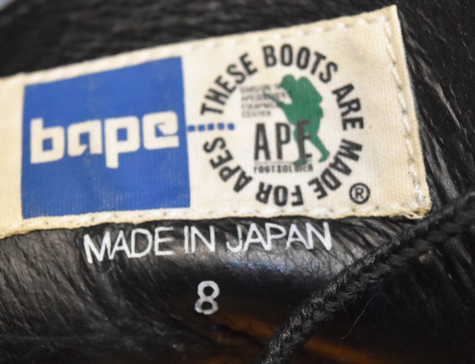 アベイシングエイプ A BATHING APE サル カモ柄 型押し レース