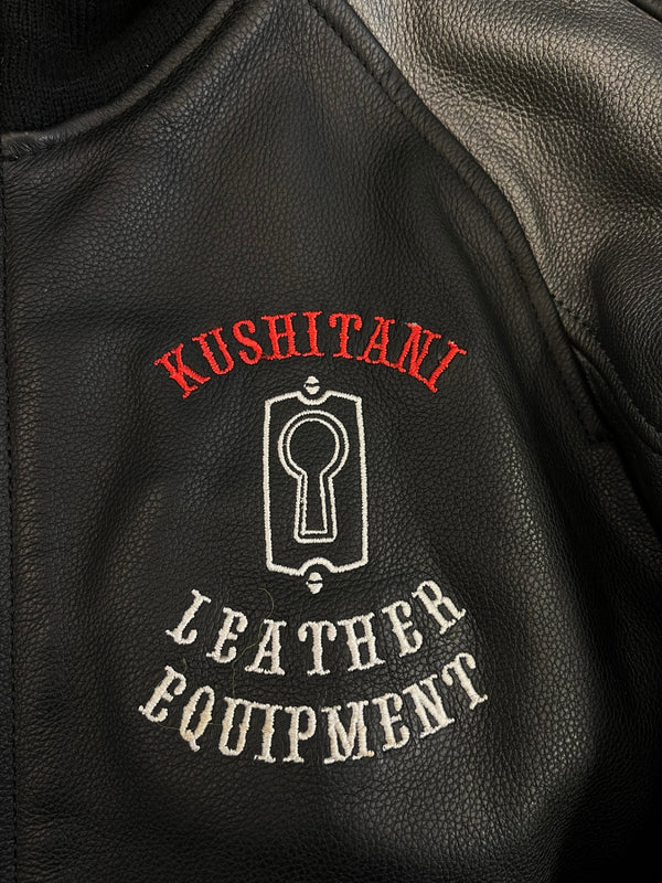 クシタニ KUSHITANI RACING SPEC レーシングスペック 本革 レザージャケット 刺繍 ワッペン ロゴ バイク バイカー KU-298 ジャケット ブラック Lサイズ 101MT-5387