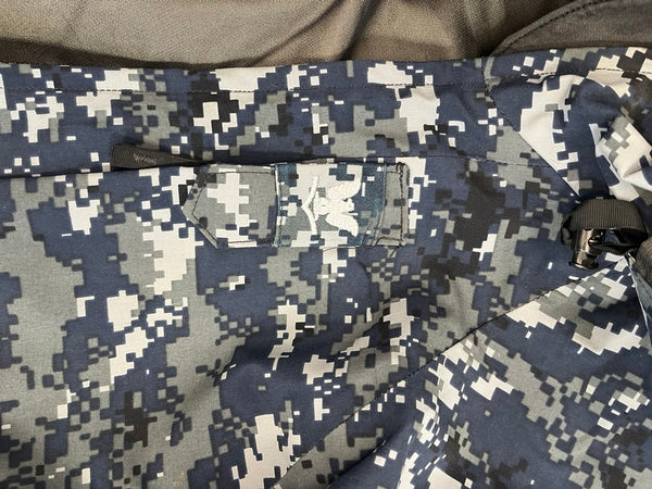 ミリタリー military US NAVY デジタルカモ 迷彩 ナイロンパーカー SPM1C1-08-D-1029 MEDIUM REGULAR ジャケット ネイビー Mサイズ 101MT-4868