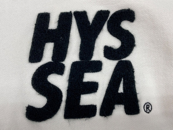 ウィンダンシー WIND AND SEA × ヒステリックグラマー HYSTERIC GLAMOUR ヒスシー CREW NECK SWEAT トレーナー クルーネック パイルロゴ BEIGE WDS-C-HYS-23-AP-Q1-17 スウェット ワンポイント ベージュ Mサイズ 104MT-1839