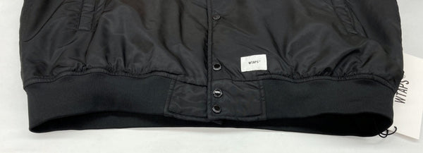 ダブルタップス WTAPS TEAM JACKET NYLON TWILL チーム ジャケット クロスボーン ツイル ブルゾン 刺繍 BLACK 黒 212TQDT-JKM01 SIZE04 ジャケット ロゴ ブラック 104MT-758