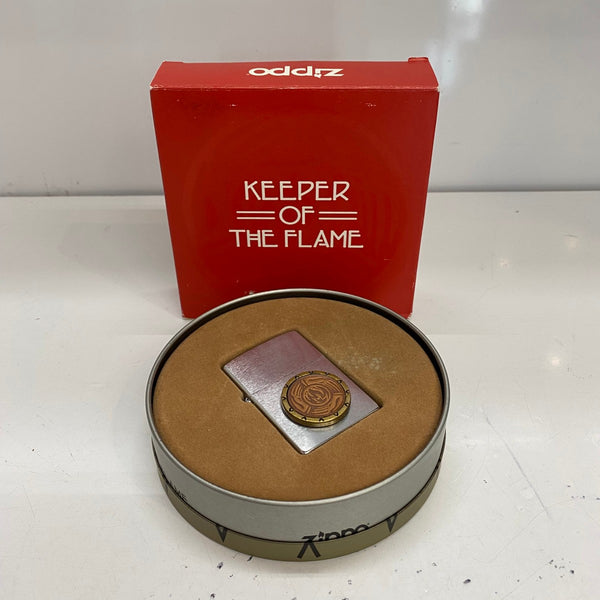 【曜日割引対象外】 【中古】ジッポー ZIPPO 2000年製 KEEPER OF THE FLAME 炎の番人 箱付き USA製 メンズジュエリー・アクセサリー その他 シルバー 201goods-748 VB