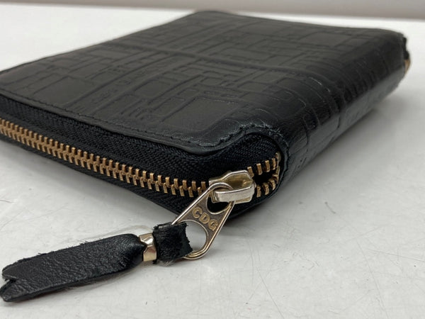 コムデギャルソン COMME des GARCONS Embossed Logo Zip Wallet エンボス ロゴ ジップ ウォレット 二つ折り カード コイン ケース 財布 黒 財布・ケース メンズ財布 ロゴ ブラック 104W-19