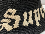 シュプリーム SUPREME 23SS Old English Straw Crusher オールド イングリッシュ ストロー クラッシャー バケットハット バケハ キャップ 麦わら 帽子 黒 帽子 メンズ帽子 ハット ロゴ ブラック フリーサイズ 104H-33