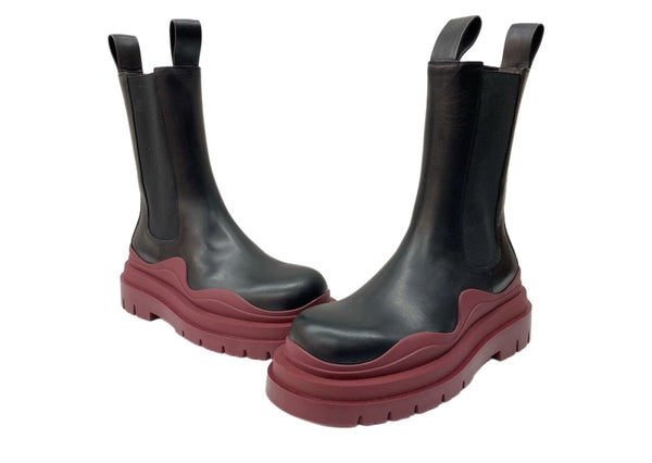 ボッテガヴェネタ BOTTEGA VENETA TIRE BOOT MILITARY CALF タイヤ ブーツ ミリタリー カーフ アンクル 厚底 革靴 赤 黒 630284 VBS50 1507 メンズ靴 ブーツ サイドゴア ブラック サイズ 42 104S-977