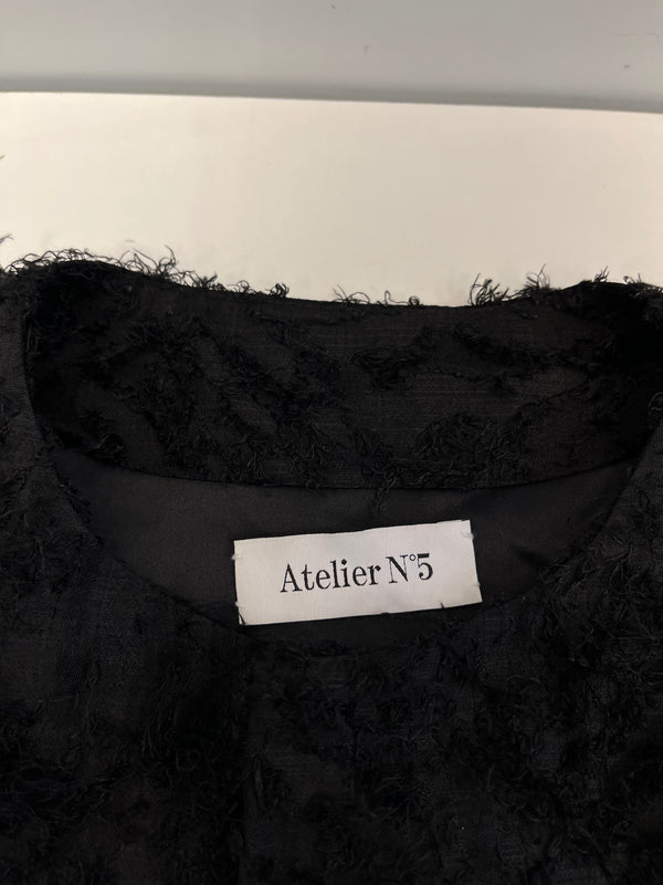 アトリエヌメロサンク Atelier N°5 Atelier N5 ノーカラーフェザージャケット 黒　 LDZ10A2107A0006 ジャケット ブラック フリーサイズ 101LT-237