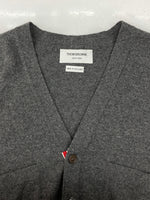トムブラウン THOM BROWNE 4BAR CASHMERE CARDIGAN ライン カシミア カーディガン Vネック ボタン 灰 MKCS01A00011 サイズ 1 カーディガン ライン グレー 104MT-1085