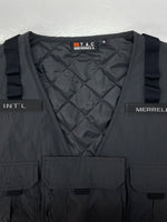 メレル MERRELL TECH VEST テック ベスト フィッシング トラベル アウトドア ノースリーブ 灰 MLM2A3VS1300 ベスト ロゴ グレー XLサイズ 104MT-1403