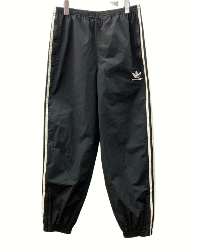 バレンシアガ BALENCIAGA × adidas 23SS Track Pants トラック パンツ スリー ストライプス 黒 ボトムスその他  刺繍 ブラック 38 104MB-35 | 古着通販のドンドンサガール