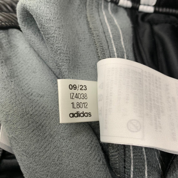 アディダス adidas フェイクレザー アディカラー スリーストライプス ファイヤー バード トラックパンツ  IZ4038 ボトムスその他 ブラック Lサイズ 201MB-1031
