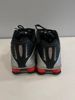 ナイキ NIKE SHOX R4 METALLIC SILVER ナイキ ショックス R4 HQ1988-002 メンズ靴 スニーカー シルバー 26cm 101sh-2406