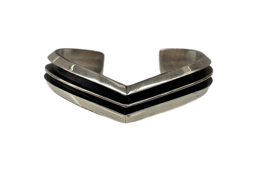 トムホーク 2ラインバングル インディアンジュエリー 楽天市場】TOM HAWK トムホーク 【 2 line V-shaped Bangle 13mm