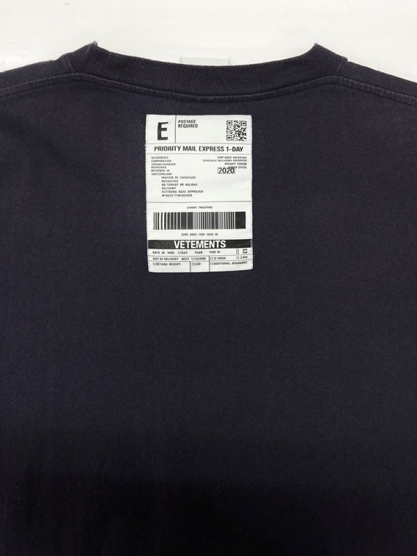 ヴェトモン VETEMENTS 20SS PRINT LOGO S/S TEE プリント ロゴ 半袖 Ｔシャツ バーコードパッチ クルーネック 紺 Tシャツ ロゴ ネイビー Mサイズ 104MT-2342