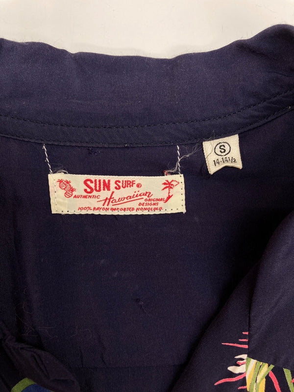 サンサーフ SUN SURF HAWAIIAN SHIRT ハワイアン シャツ アロハシャツ オープンカラー 開襟 半袖 ENCHANTING WATERFALLS 紺 M32181 B 半袖シャツ 花・植物 ネイビー Sサイズ 104MT-1746