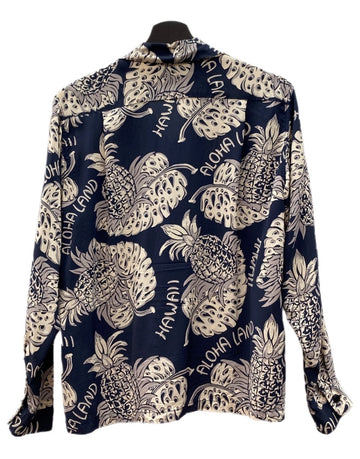 サンサーフ SUN SURF ALOHA SHIRT アロハ シャツ THE PINEAPPLE ISLAND ハワイアン オープンカラー ボタン 開襟 長袖 薄手 紺 SS23303 長袖シャツ 総柄 ネイビー Sサイズ 104MT-2325