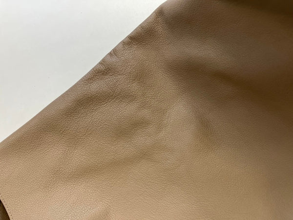 アーペーセー A.P.C. レザートートバッグ　トープ系 無地 シンプル バッグ レディースバッグ トートバッグ ベージュ 101bag-212