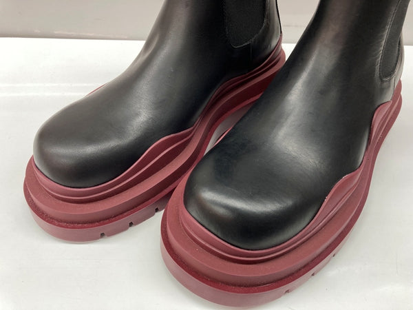 ボッテガヴェネタ BOTTEGA VENETA TIRE BOOT MILITARY CALF タイヤ ブーツ ミリタリー カーフ アンクル 厚底 革靴 赤 黒 630284 VBS50 1507 メンズ靴 ブーツ サイドゴア ブラック サイズ 42 104S-977