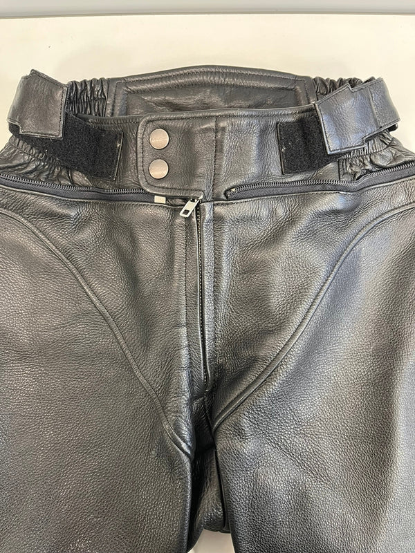 クシタニ KUSHITANI レザーパンツ バイカーパンツ ツーリング バイク用品 黒 膝プロテクター ボトムスその他 ブラック 101MB-780