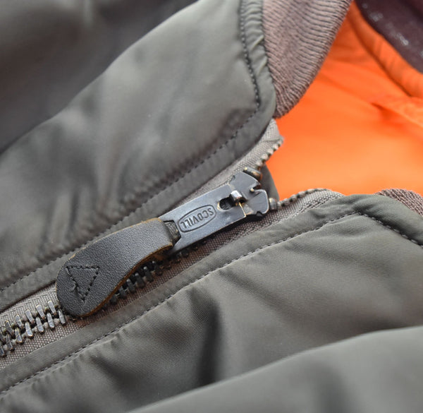 アルファ インダストリーズ ALPHA INDUSTRIES MA-1 フライト ジャケット 1968年 忠実復刻 モデル SCOVILL ZIP スコービル ジップ  8415-818-7352 ジャケット カーキ Mサイズ 103MT-2295