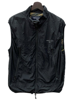 コムデギャルソン COMME des GARCONS オム HOMME ナイロン タイプライター NYLON ジップアップ ダブルジップ ロゴ プリント 日本製 BLACK 黒 HM-V001 ベスト ワンポイント ブラック Mサイズ 104MT-2012