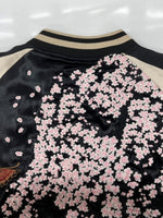 カラクリダマシイ 絡繰魂 枝垂れ桜刺繍 スカジャン 蝶 朧 和柄 ジップアップ アウター ジャケット 黒 223021 ジャケット 総柄 ブラック XLサイズ 104MT-1662