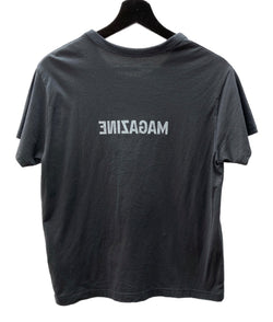サードマガジン THIRD MAGAZINE メルローズ 定番 ロゴT 両面プリント コットン クルーネック COTTON CREWNECK 半袖 カットソー 日本製 GRAY 炭 A0811UTS426 Tシャツ ロゴ グレー SIZE9 104LT-114