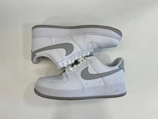 ナイキ NIKE Air Force 1 '07 White/Light Smoke Grey エアフォース1 '07 ホワイト/ライトスモークグレー FJ4146-100 メンズ靴 スニーカー ホワイト 26.5cm 101sh-2253