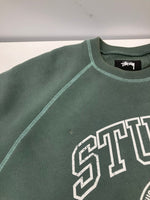 ステューシー STUSSY 24AW Overlock Varsity Raglan Crew オーバーロック バーシティ ラグラン クルー ユーズド加工 カレッジロゴ 118564 スウェット グリーン Lサイズ 101MT-5332