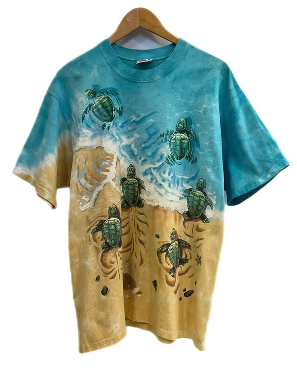 US US古着 90s ©1996 ヴィンテージ Vintage LIQUID BLUE 総柄 アニマルTシャツ 海 ビーチ ウミガメプリント  Tシャツ ブルー Lサイズ 101MT-4835