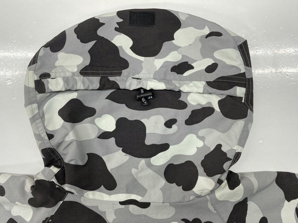 アベイシングエイプ A BATHING APE CAMO SNOWBOARD JACKET カモ スノーボード ジャケット マウンテンパーカー カモフラ サルカモ 灰色 ジャケット カモフラージュ・迷彩 グレー Mサイズ 104MT-764