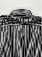 バレンシアガ BALENCIAGA L/S BACK LOGO STRIPESHIRT バック ロゴ ストライプシャツ ボタンダウン 長袖シャツ 白 黒 556878 38 長袖シャツ ロゴ ホワイト 104MT-902