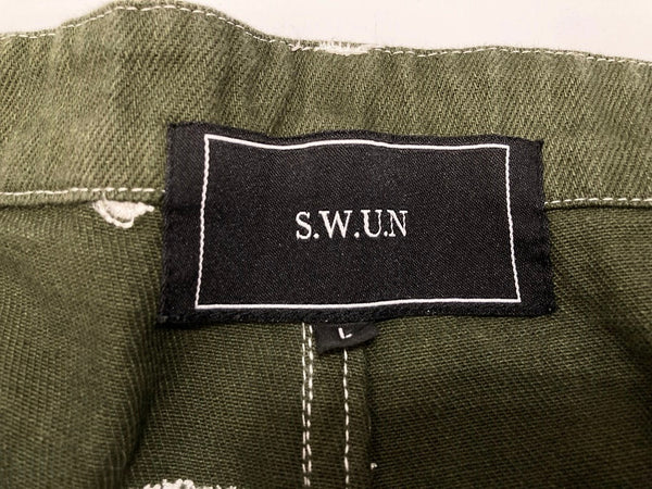 エスダブリューユーエヌ S.W.U.N Original Embroidered Dyed Pants ロゴ 刺繍 緑 オリーブ ボトムスその他 総柄 グリーン Lサイズ 101MB-408