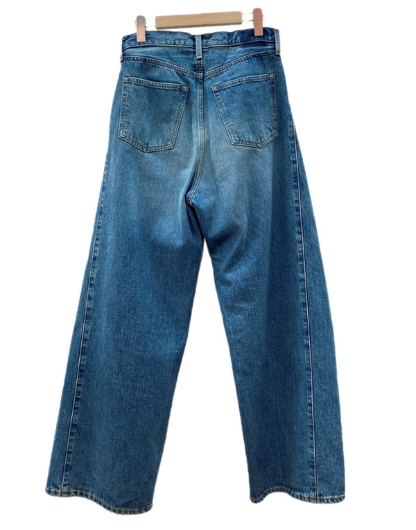 ハイク HYKE DENIM BARREL LEG JEANS デニム バレル レッグ ジーンズ ジーパン ウォッシュ加工 ボタンフライ パンツ インディゴ 青 無地 デニム ブルー サイズ2 104MB-395