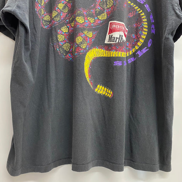 【曜日割引対象外】 ヴィンテージ vintage 90's マルボロ Marlboro snake pass DELTA USA製 ポケット Tシャツ ブラック XLサイズ 201MT-4489 VB