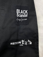 ヨウジヤマモト Yohji Yamamoto BLACK Scandal 22SS 女囚さそり701号 さそり WAIST STRING PANTS ワイド パンツ 梶芽衣子 東映 総柄 HG-P23-054 ボトムスその他 マルチカラー サイズ 1 104MB-335