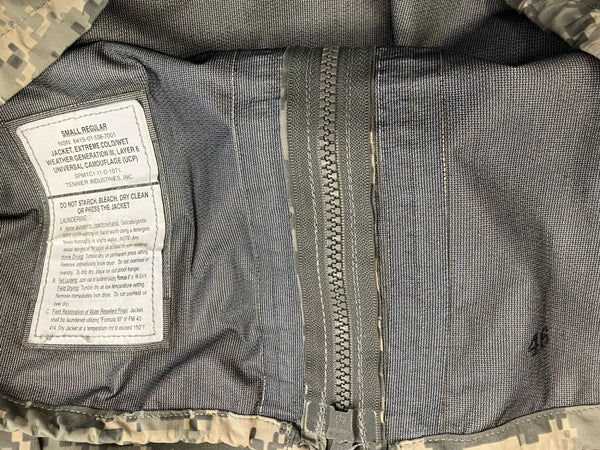 ミリタリー military US ARMY ECWCS LEVEL6 GEN3 デジカモ ACU ゴアテックスパーカー GORE-TEX 迷彩 ミリタリー ジャケット UCP デジカモ 米軍 ソフトシェル ジャケット  SMALL-REGULAR ジャケット カーキ Sサイズ 101MT-4911