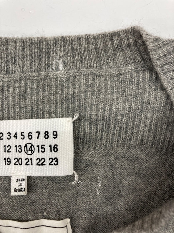 メゾンマルジェラ Maison Margiela REPLICA V-NECK LOWGAGE SWEATER Vネック ローゲージ セーター ニット 薄手 灰 S50HA0739 S16007 セーター 無地 グレー Mサイズ 104MT-2209