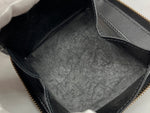 コムデギャルソン COMME des GARCONS Embossed Logo Zip Wallet エンボス ロゴ ジップ ウォレット 二つ折り カード コイン ケース 財布 黒 財布・ケース メンズ財布 ロゴ ブラック 104W-19