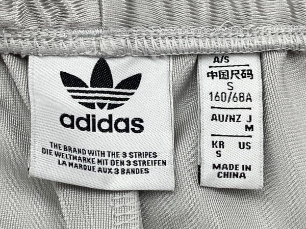 アディダス adidas Adilenium Adibreak アディレニウム アディブレイク オーバーシルエット パンツ 銀 ロゴ jm92731l8006 ボトムスその他 シルバー Mサイズ 104MB-309