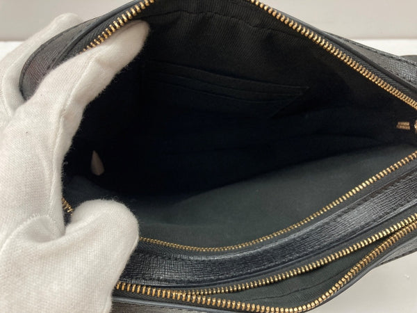 フルラ FURLA リリー LILLI カメラバッグ クロスボディ CROSSBODY ダブルジップ ゴールドロゴ サフィアーノレザー LEATHER BLACK 黒 1028452 バッグ レディースバッグ ショルダーバッグ・メッセンジャーバッグ ロゴ ブラック 104B-52