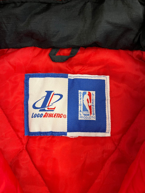 US US古着 Chicago Bulls シカゴ ブルズ 中綿ジャケット 赤 黒 ジャケット ブラック 101MT-5390