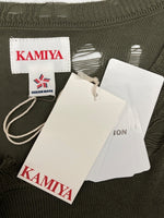 カミヤ KAMIYA PRINTED KNIT TEE プリント ニット Tシャツ ダメージ加工 半袖 セーター 緑 G12TS051 セーター プリント カーキ Mサイズ 104MT-2221
