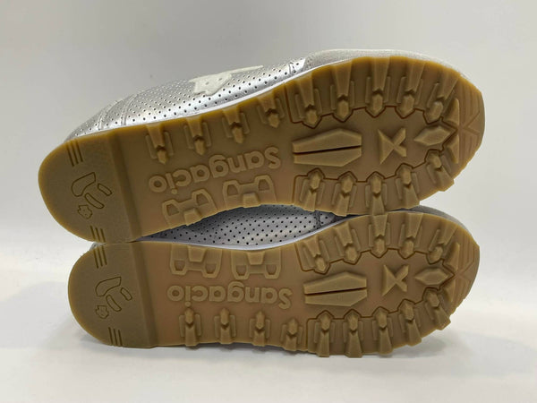 サンガッチョ via SANGACIO ×Wako’s Room ワコーズルーム シルバーレザー×グレースエード イニシャルS レディース靴 スニーカー シルバー 23cm 601sh-51