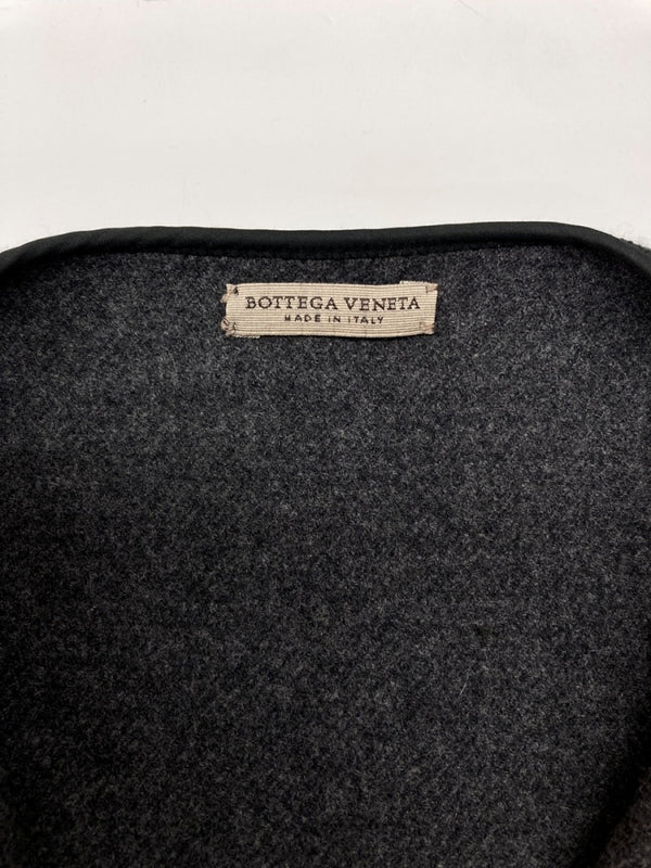 ボッテガヴェネタ BOTTEGA VENETA CAPE COAT ケープ コート ショートスリーブ ポンチョ 薄手 アウター ジャケット 灰 サイズ 38 コート 無地 グレー 104MT-2109