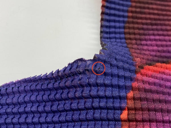 イッセイミヤケ ISSEY MIYAKE ミー me グラデーション シアー トップス ボックスプリーツ BOX PLEATS ポリエステル フィリピン製 パープル系 MULTI COLOR MI01FJ241 長袖カットソー マルチカラー 104LT-238